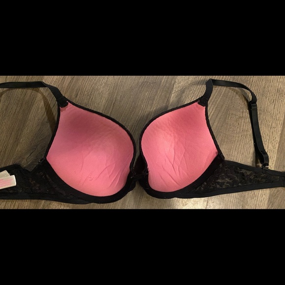 34B PINK BRA this belonged to my daughter and no longer fits her - Picture 3 of 3